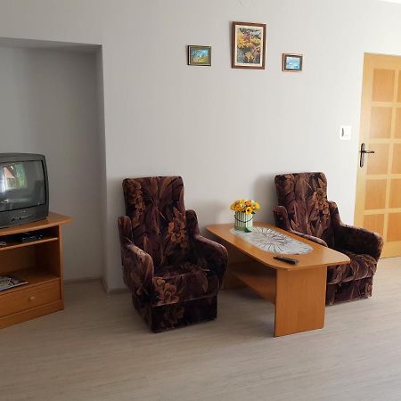 Jasmin Apartment Budry Bagian luar foto