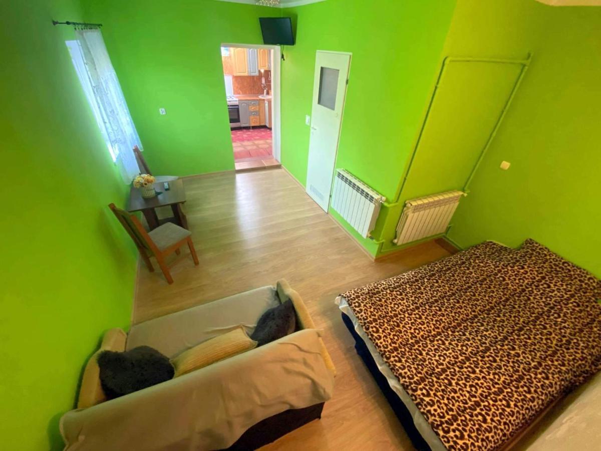 Jasmin Apartment Budry Bagian luar foto