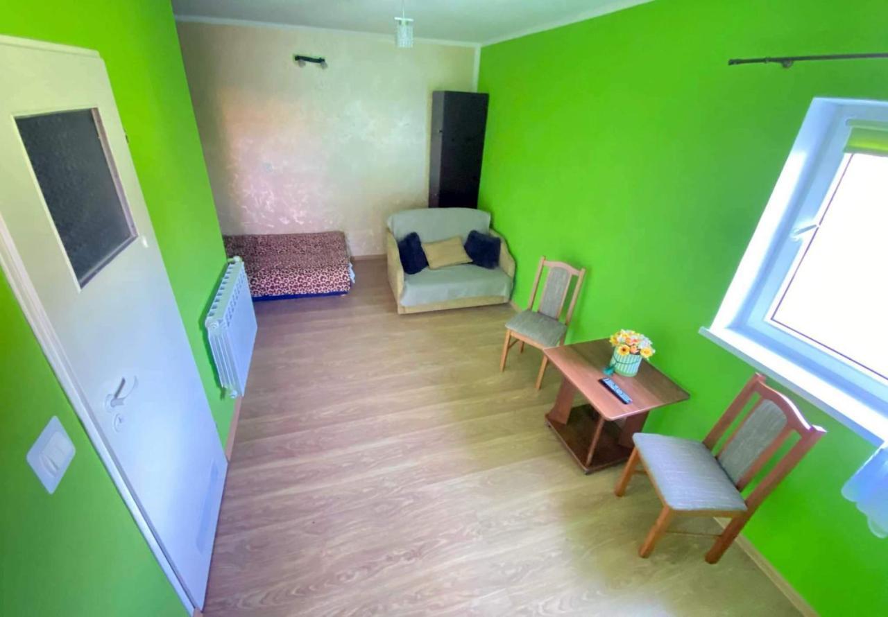 Jasmin Apartment Budry Bagian luar foto